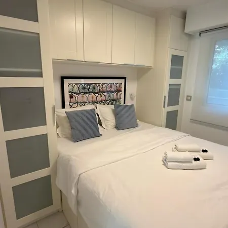 Avenue De Madrid 19 - Croisette Madrid Apartman *